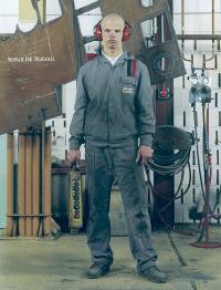 Bleus de travail : portraits photographiques et uniformes