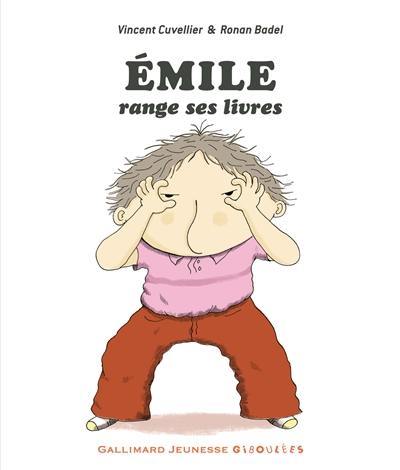 Emile. Emile range ses livres : compilation 10 titres